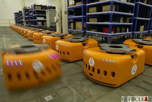 Складские роботы Amazon займутся уборкой